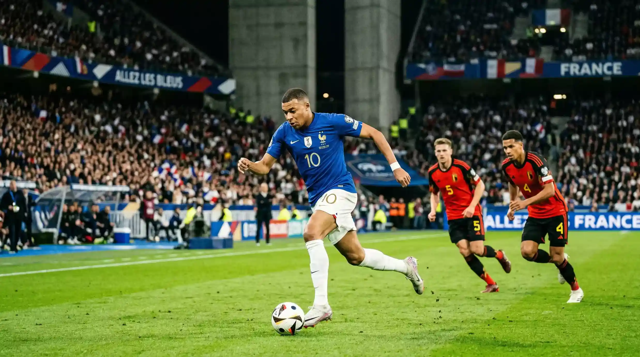 Kylian Mbappé fører det franske landshold ind på MetLife Stadium under VM 2026